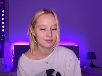 girl
        callme_star cam image #2205351