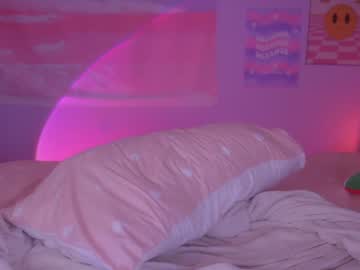 girl
        kittenmoon_ cam image #3188292