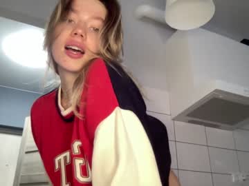 girl
        angel_from_sky cam image #930831