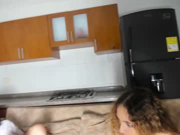 couple
        thegirls_girls cam image #1388382