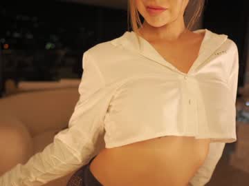 girl
        honeyco57 cam image #2063628