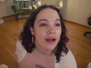 girl
        chery_lady22 cam image #2911737