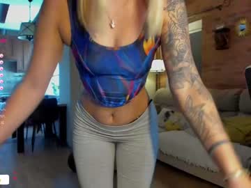 girl
        _mari_ cam image #1160599