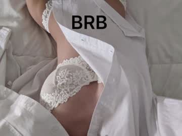 girl
        lauratanguy cam image #3665542