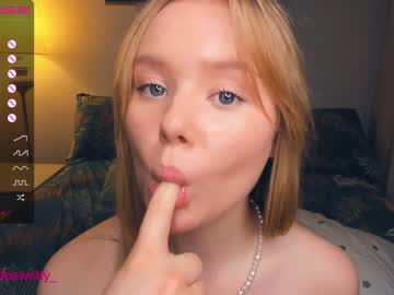 girl
        sun_shiiine cam image #1172512