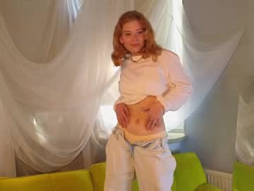 girl
        rowenabyron cam image #2872557