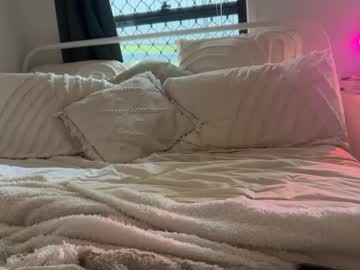 girl
        luvlivvyy cam image #4476638
