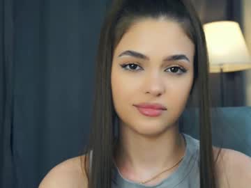 girl
        zarabeamer cam image #4527726
