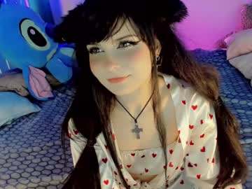 girl
        ronnie_neko cam image #1133066