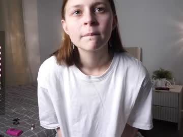 girl
        catedunnuck cam image #4099909