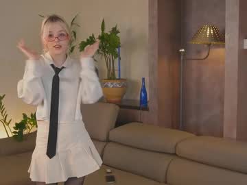 girl
        gladyshankins cam image #4299224