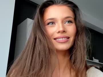 girl
        isia_slay cam image #293347