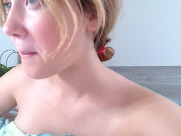 girl
        sweetie_jolie cam image #1452000