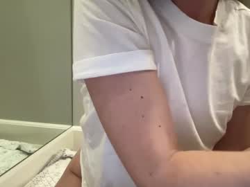 girl
        ittybittytitties00 cam image #2560706