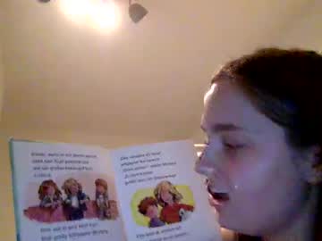 girl
        prettygurl500516 cam image #4169229