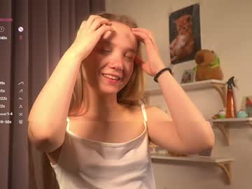girl
        lyly_bambi cam image #4054514