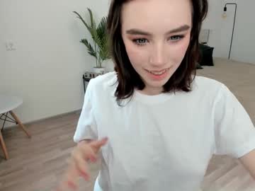girl
        vi_vi_an cam image #1370613
