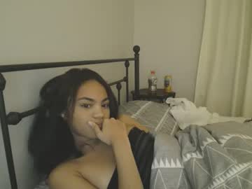 girl
        danielleryan cam image #1446161