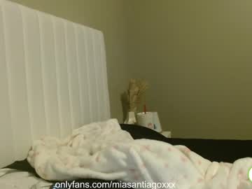 couple
        miasantiago cam image #2216770