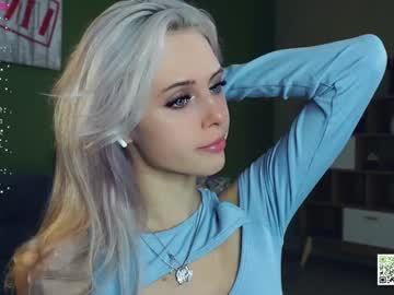 girl
        audreycarvin cam image #3201782