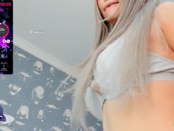 girl
        keizzzy cam image #537634