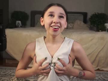 girl
        zarascarlett cam image #3861899