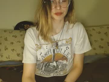 girl
        bakedmommy cam image #2078500