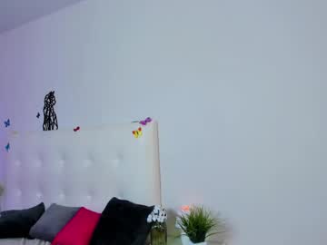girl
        pandorapawss cam image #4376443