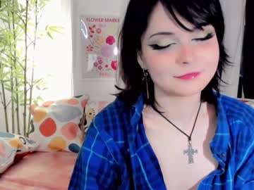 girl
        ronnie_neko cam image #1827645