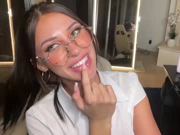girl
        itskassielee cam image #3735857