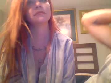 couple
        redheadflower cam image #1557100