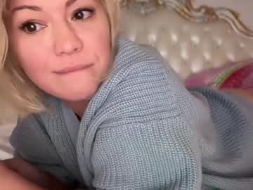 girl
        kiradivine cam image #3807895