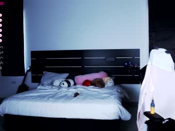 girl
        madnessalise cam image #891130