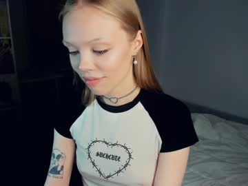 girl
        honeybzzz cam image #1124661