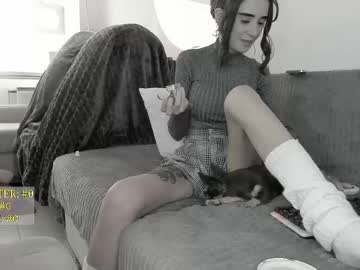 girl
        lonelly_lolly98 cam image #4422117