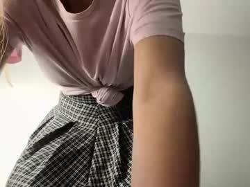 girl
        elisa_moon cam image #3877371