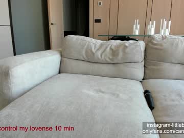 girl
        carolinaherera cam image #2792325