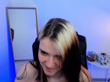 girl
        ray_fostter cam image #2172861