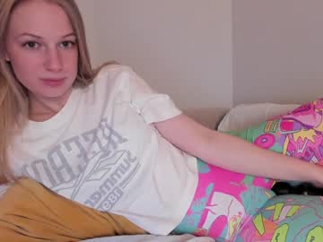girl
        magic_couple13 cam image #2285560
