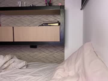 girl
        latinella cam image #3829315