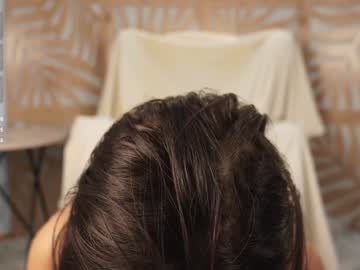 girl
        milisacarter cam image #3835685
