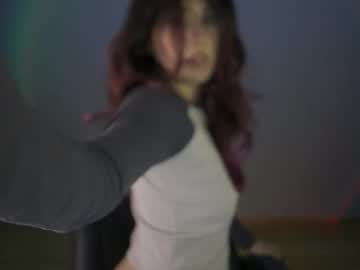 girl
        greeny_mat cam image #4517590