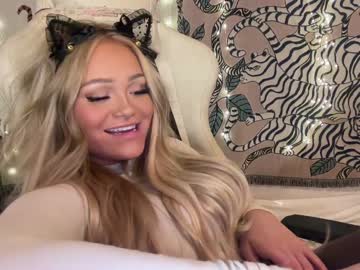 girl
        ari_02 cam image #1594175
