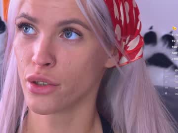girl
        blush_mikki cam image #4300801