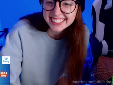 girl
        delilahreads cam image #2186304