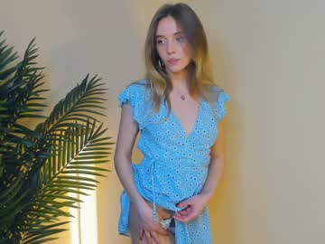 girl
        katrin_tangerine cam image #2566629