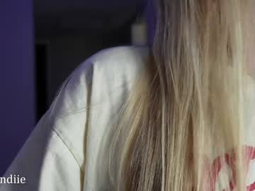 girl
        bestblondiiecb cam image #3331123