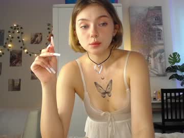 girl
        adelewilson__ cam image #1480128