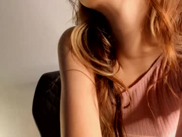 girl
        absorbing_beauty cam image #1334407