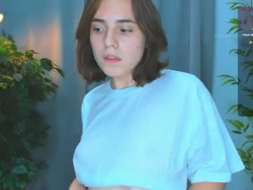 girl
        edlacranshaw cam image #3033763